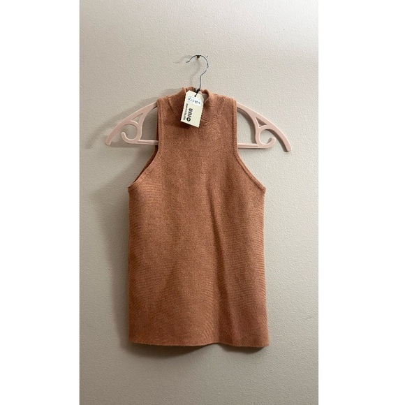 5/$20 MUST BUNDLE NWT UNIQ Sleeveless Tan Knit Top - Picture 1 of 6